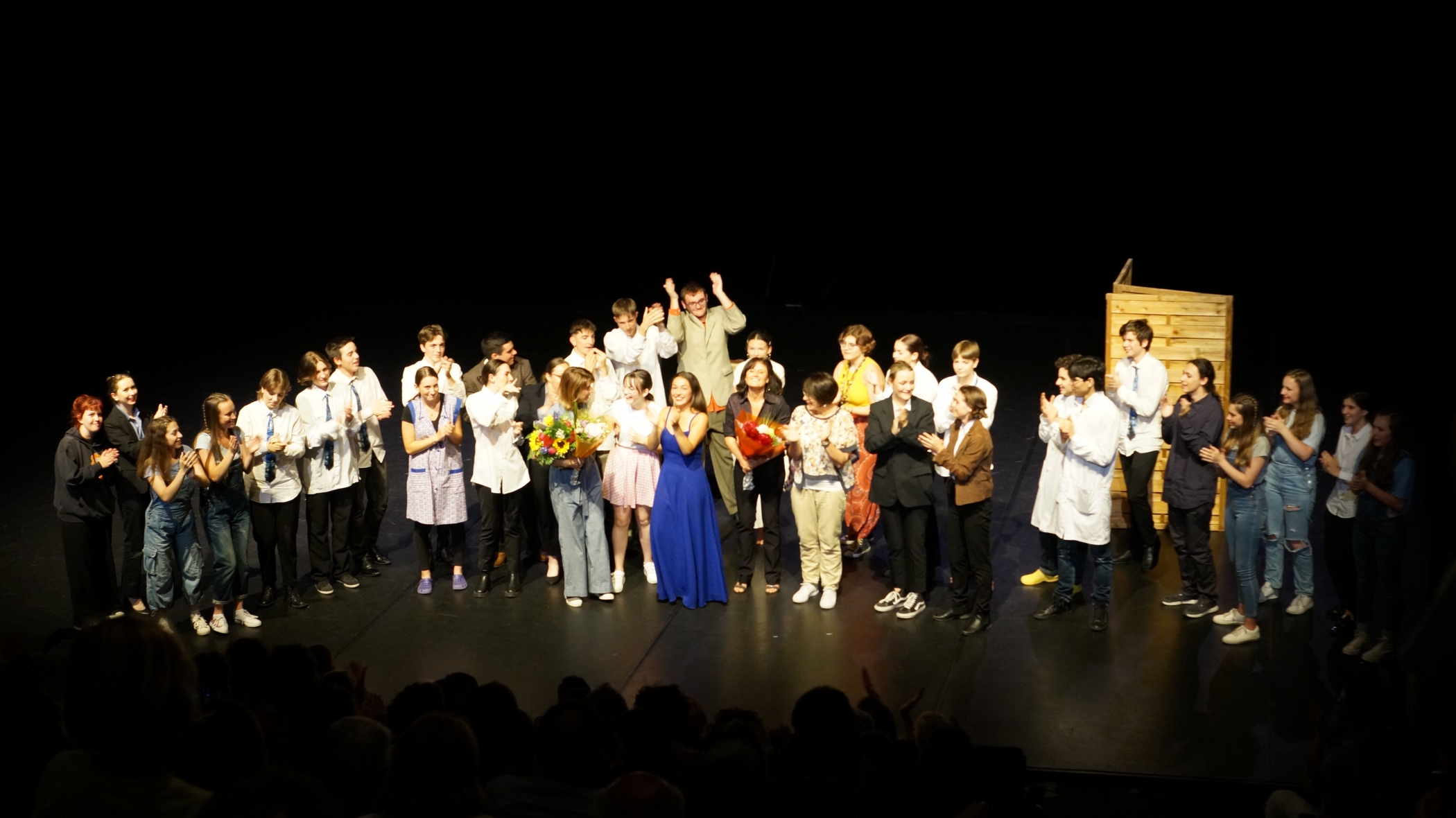 Les collégiens de Camille Reymond et les lycéens de Paul Arène sur la scène