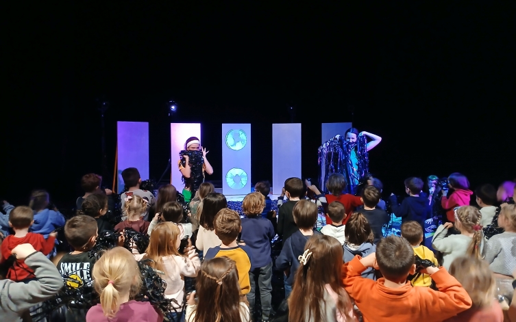 Une semaine pour les plus jeunes spectacteur·rice·s entre spectacles & ateliers