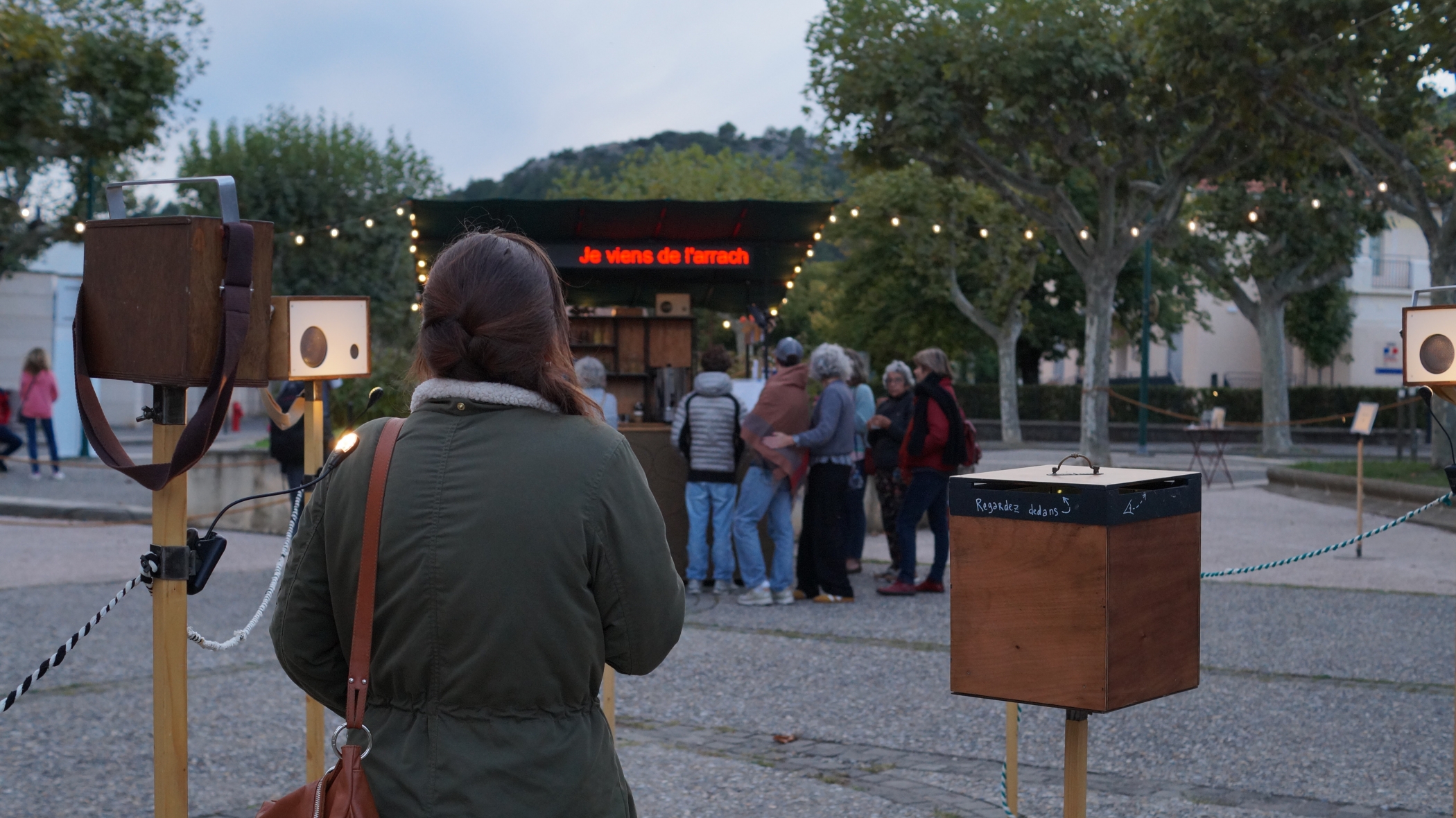 Une installation éphèmere sur la place Pechiney avec Begat Theater