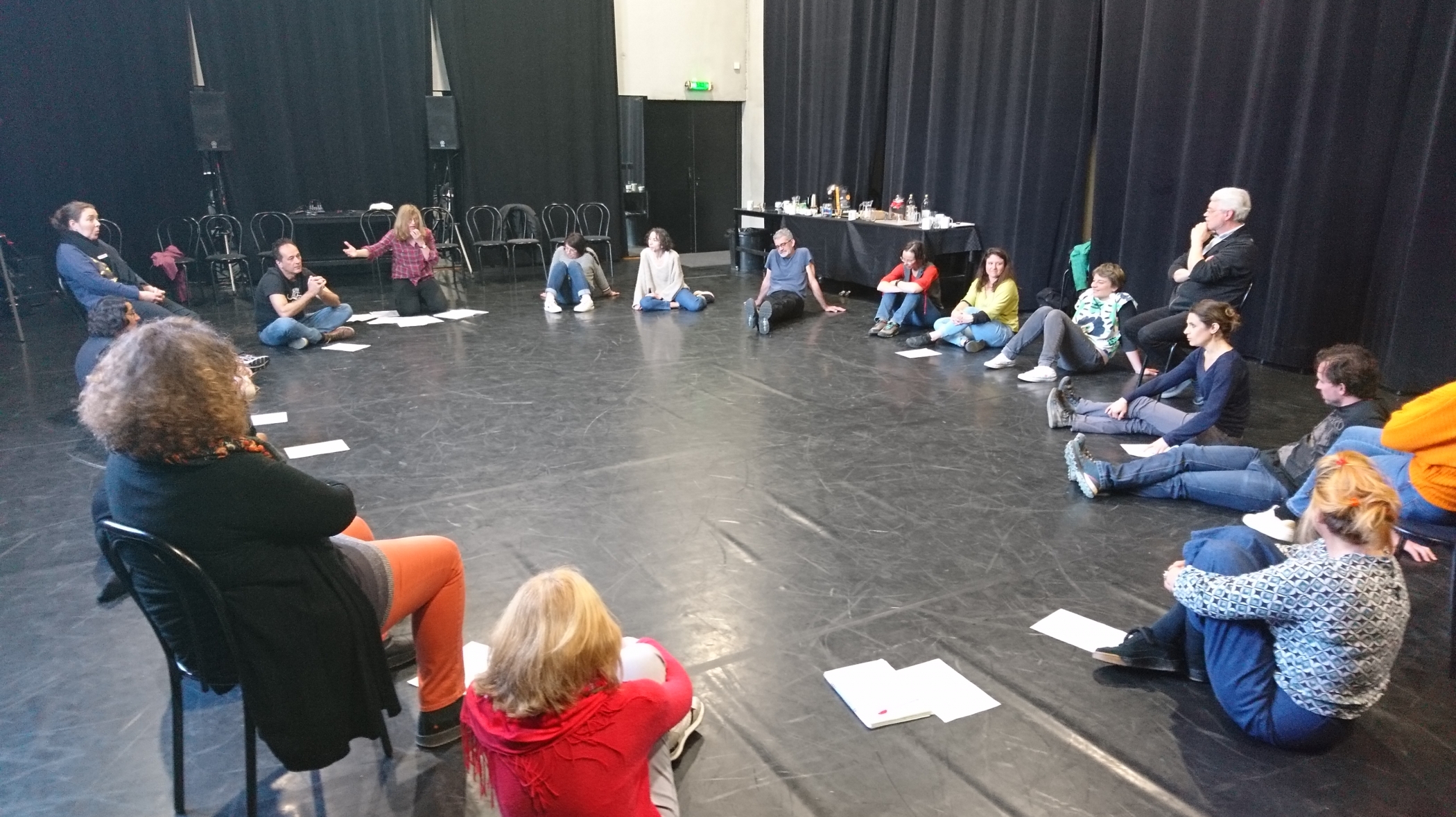 Quand une artiste complice s'installe au Théâtre avec sa compagnie