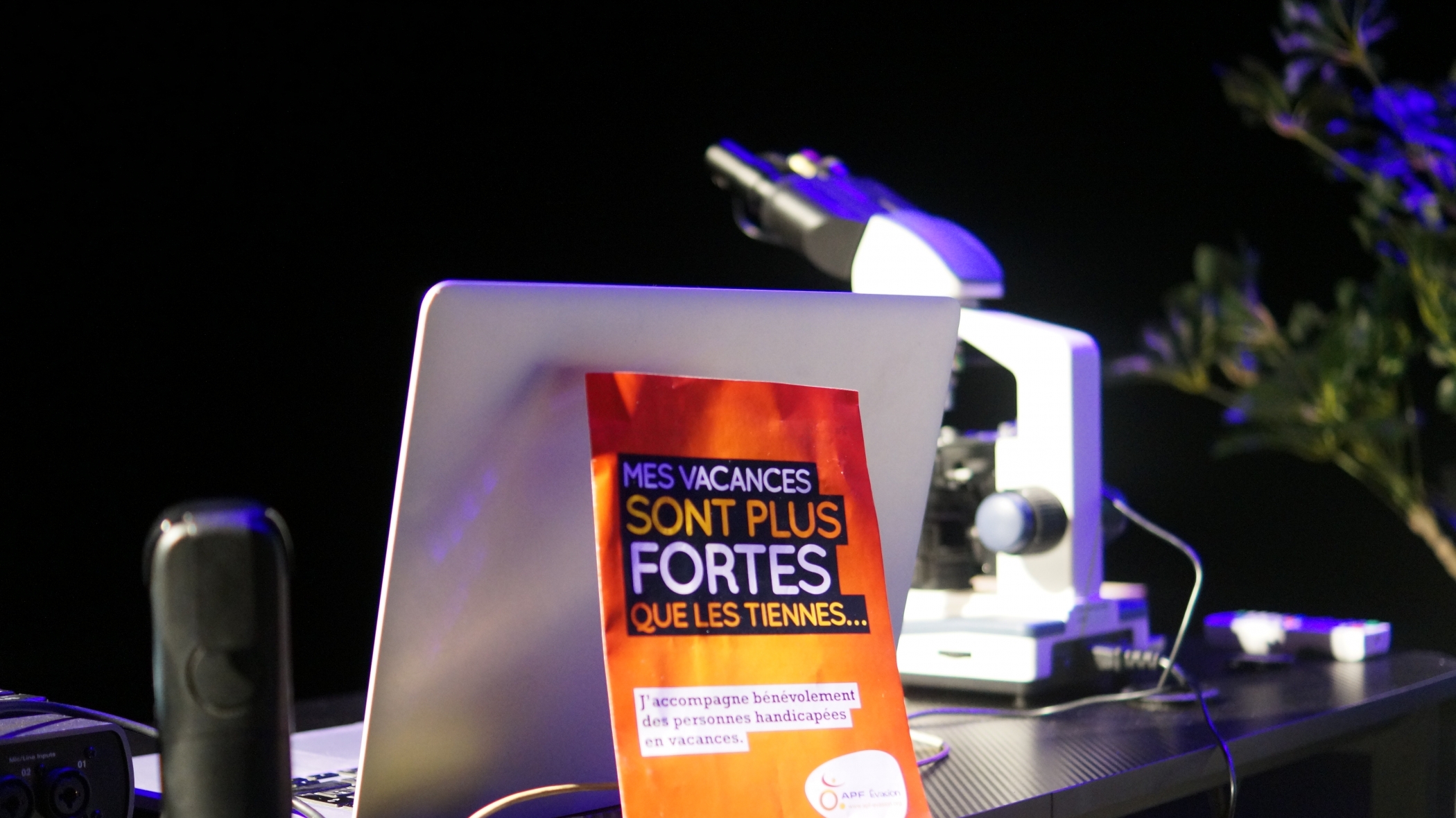 Répétitions en cours pour la compagnie Des Trous dans la Tête